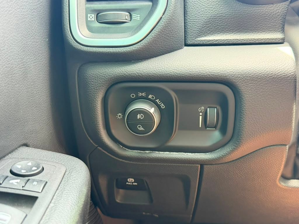 2024 RAM 1500 Big Horn/Lone Star