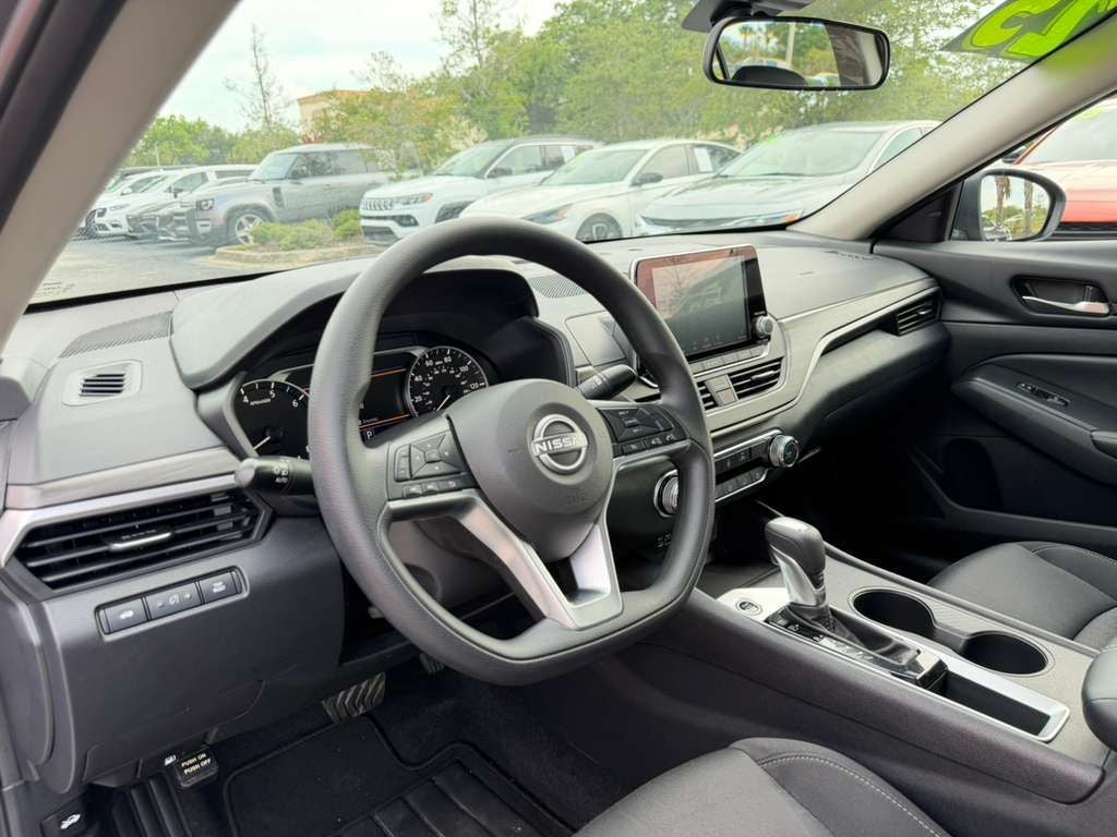 2025 Nissan Altima 2.5 SV