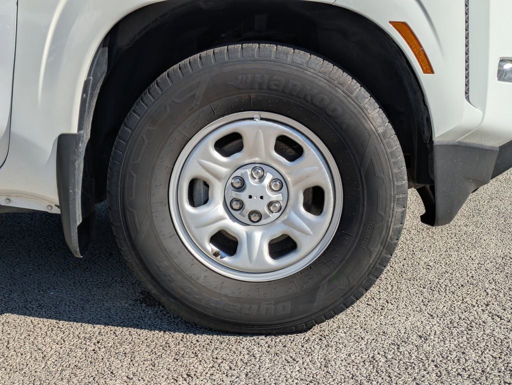 2023 Nissan Frontier S