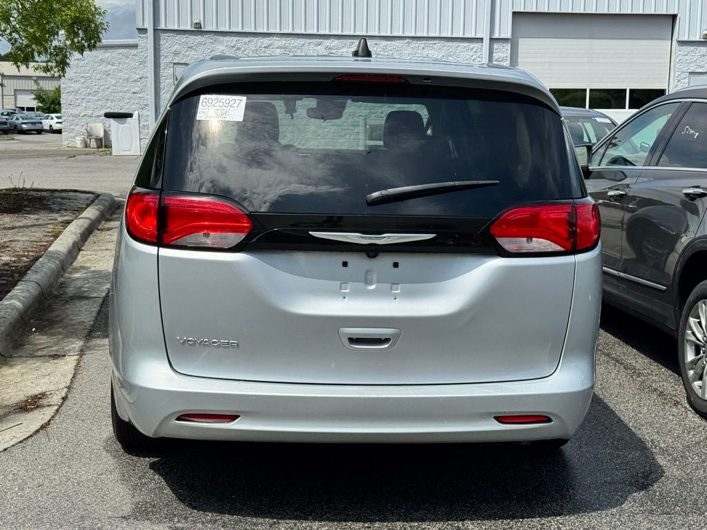 2023 Chrysler Voyager LX