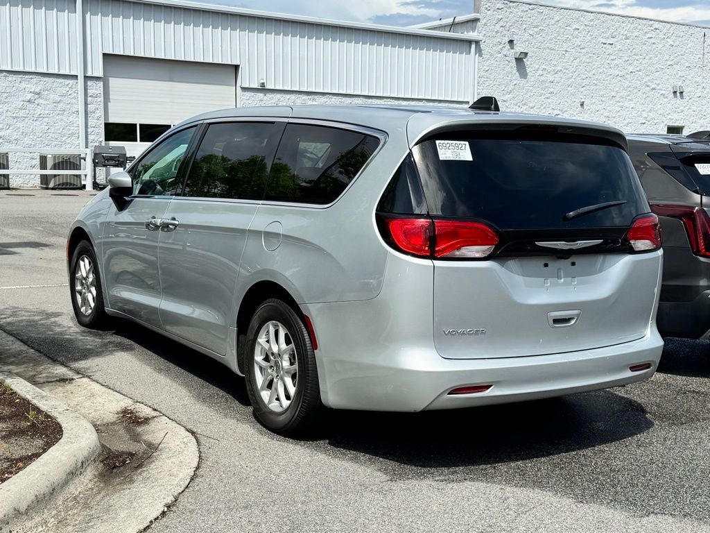 2023 Chrysler Voyager LX