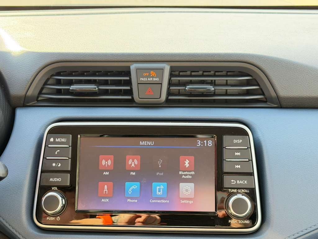 2025 Nissan Versa 1.6 SV