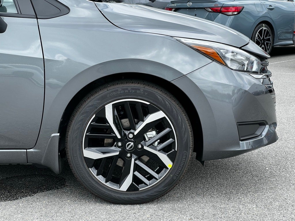 2025 Nissan Versa 1.6 SR