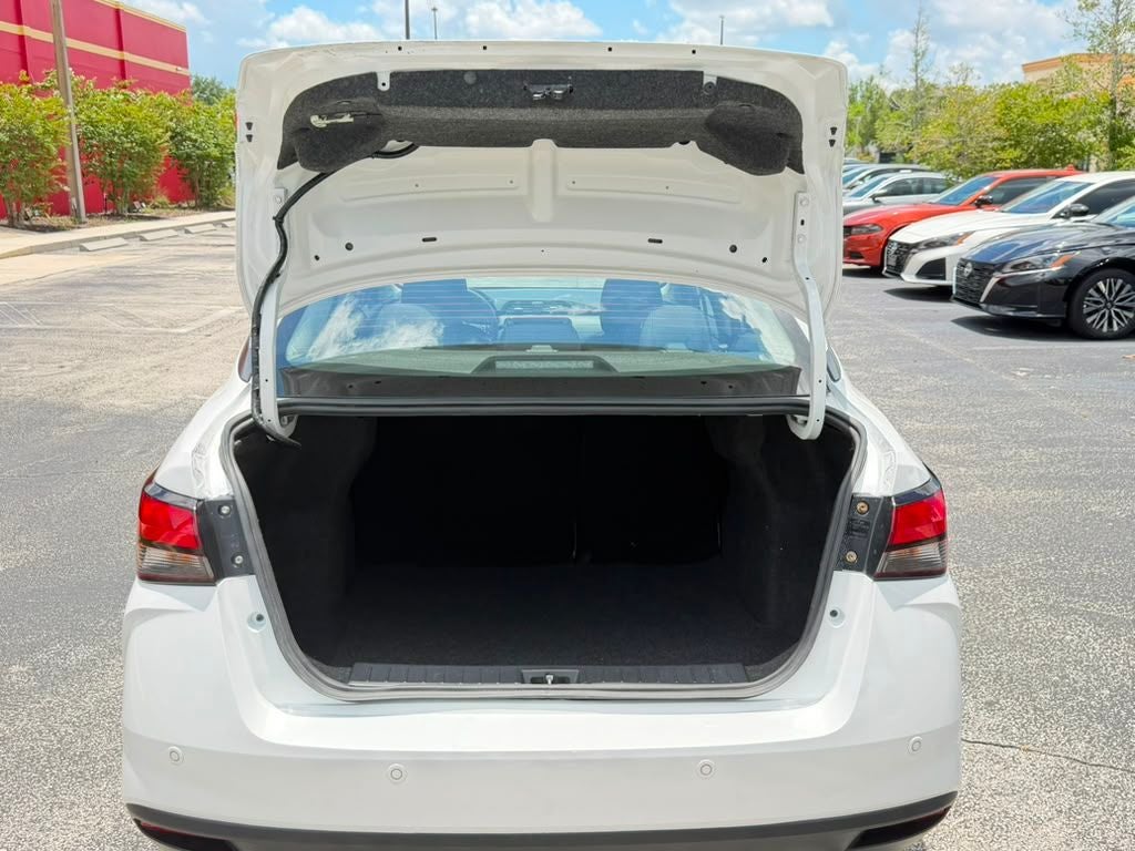 2024 Nissan Versa 1.6 SR
