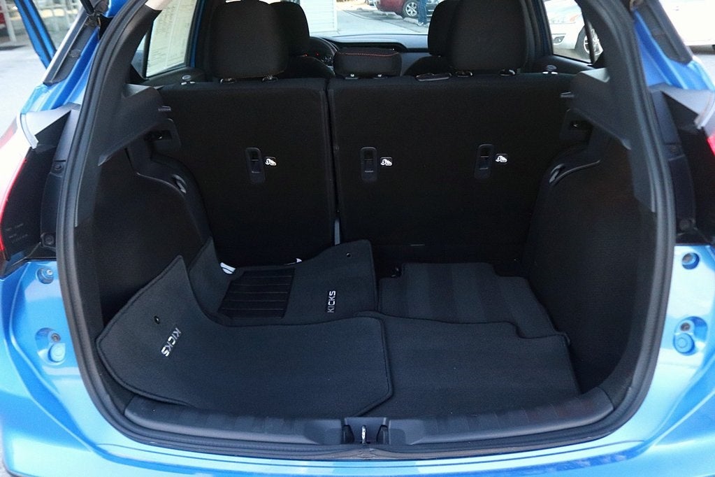 2024 Nissan Kicks SR