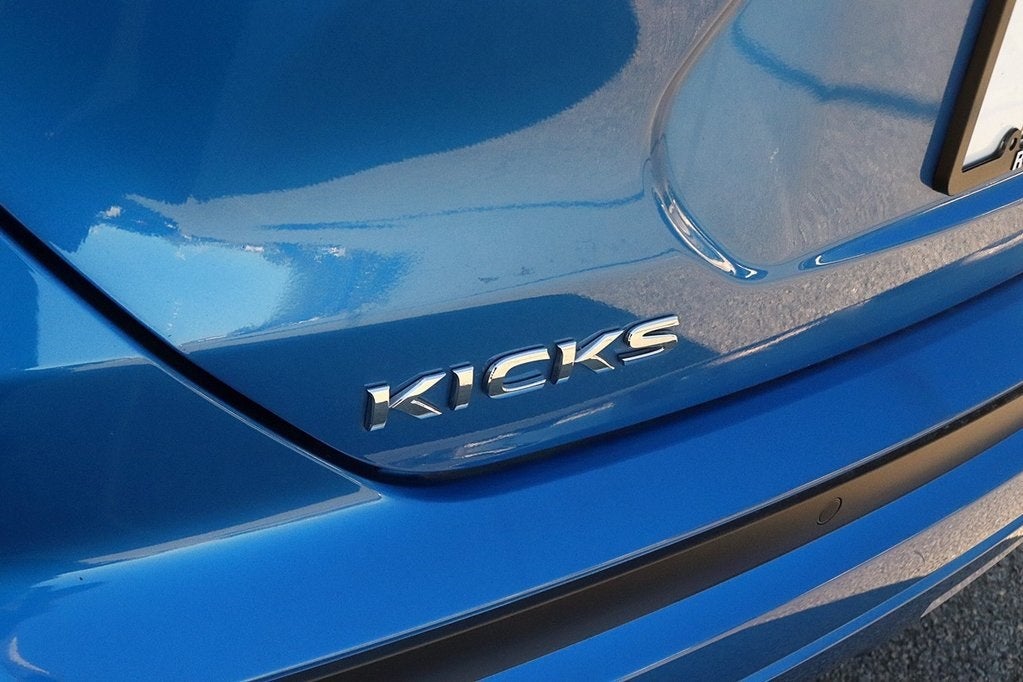2024 Nissan Kicks SR