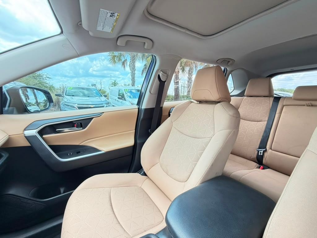 2021 Toyota RAV4 Hybrid XLE