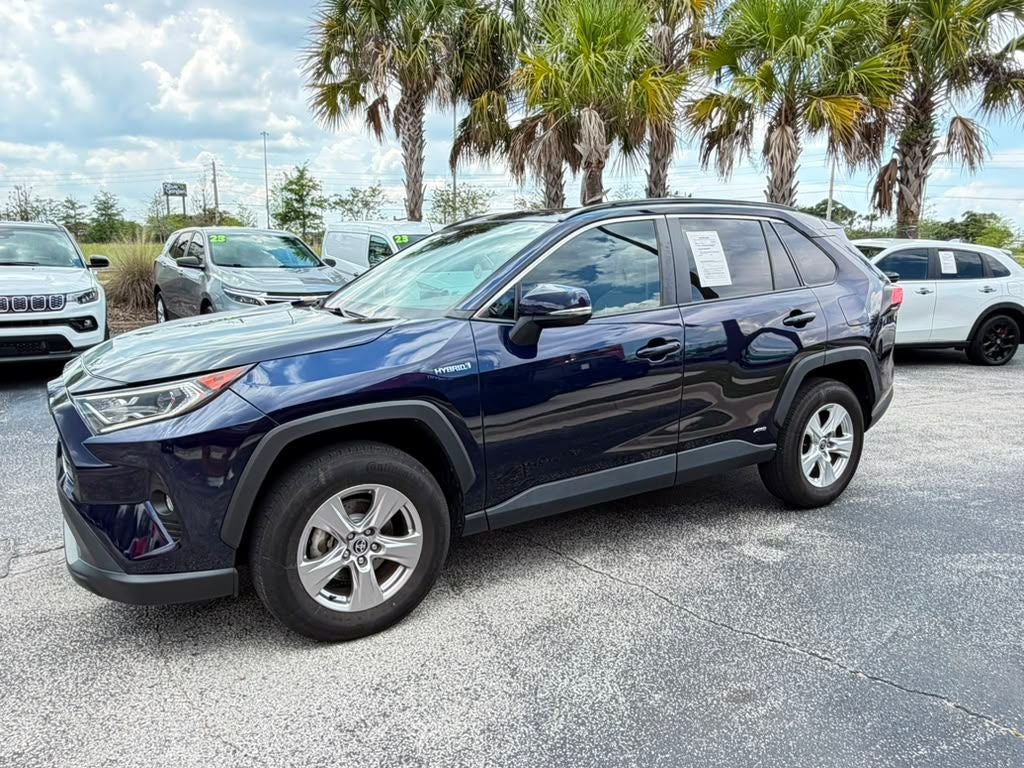 2021 Toyota RAV4 Hybrid XLE