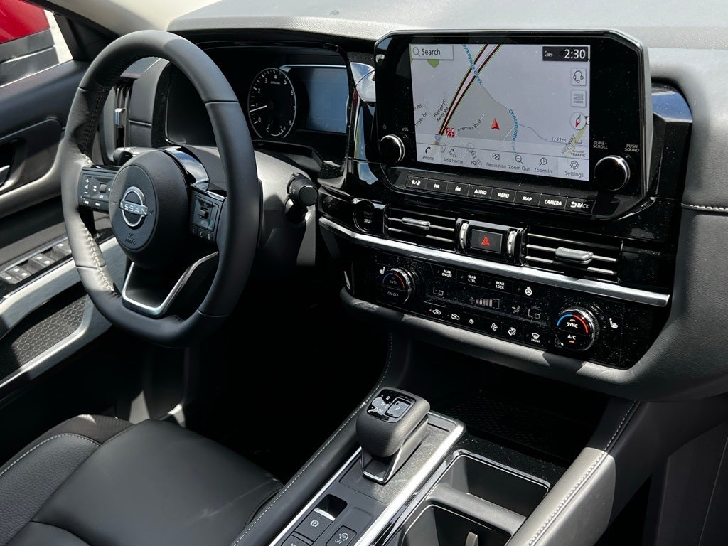 2025 Nissan Pathfinder SL