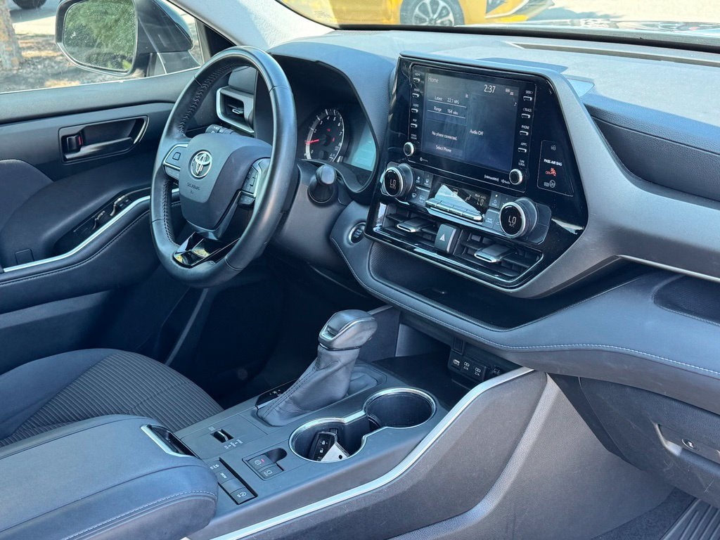 2020 Toyota Highlander LE