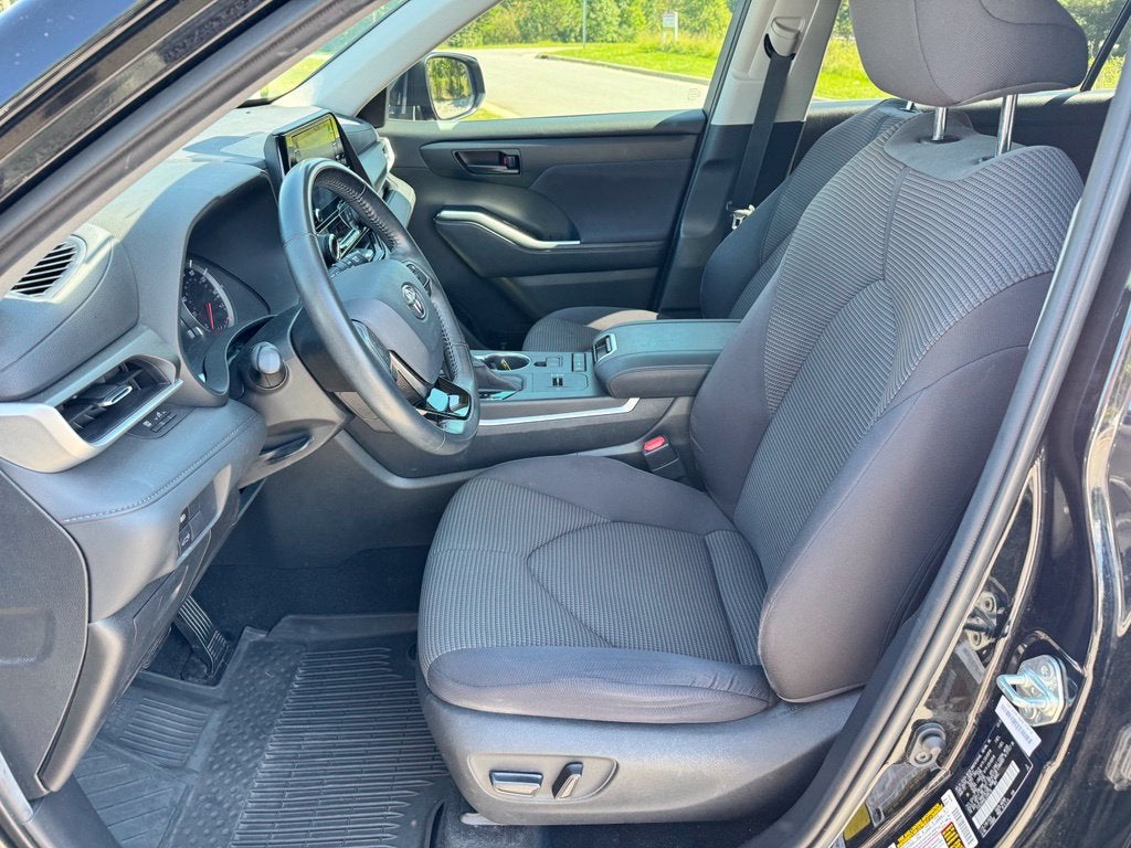 2020 Toyota Highlander LE
