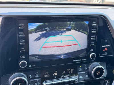 2020 Toyota Highlander LE