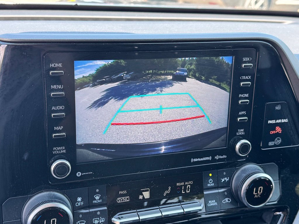 2020 Toyota Highlander LE