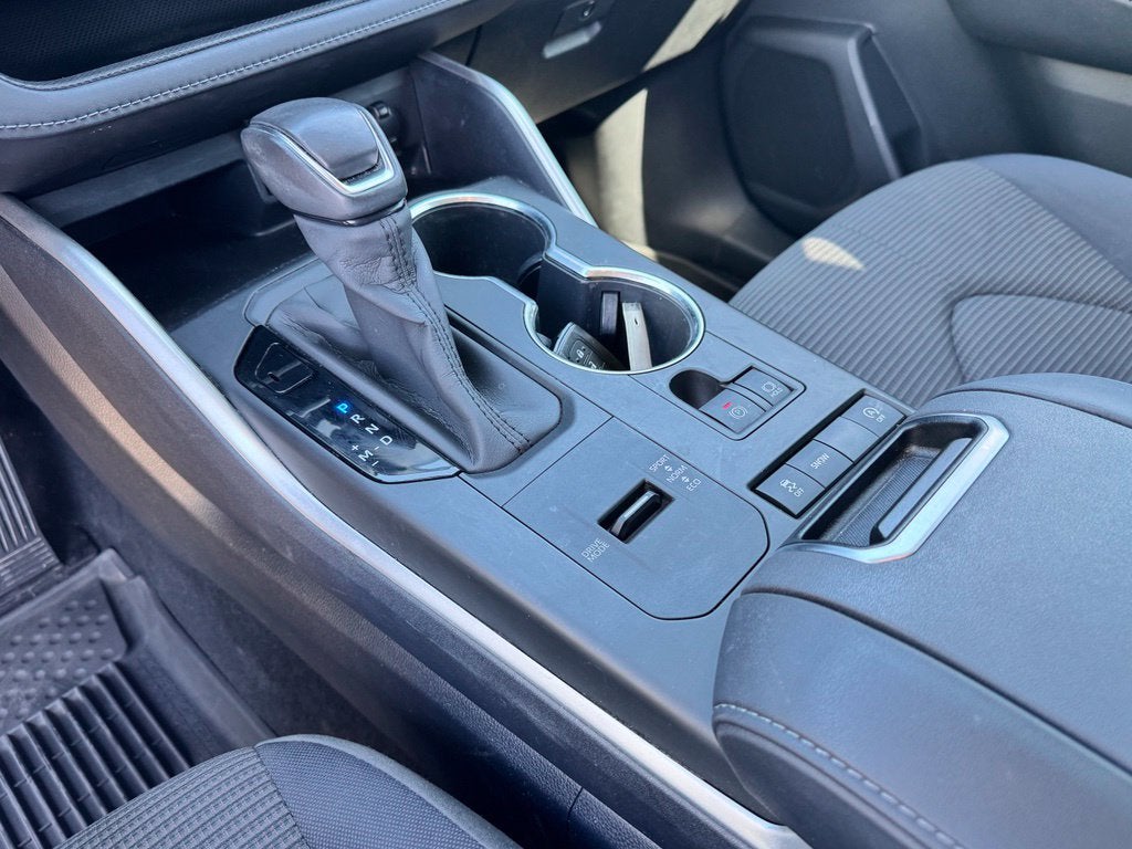 2020 Toyota Highlander LE