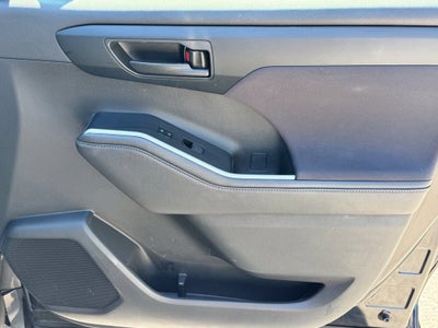 2020 Toyota Highlander LE