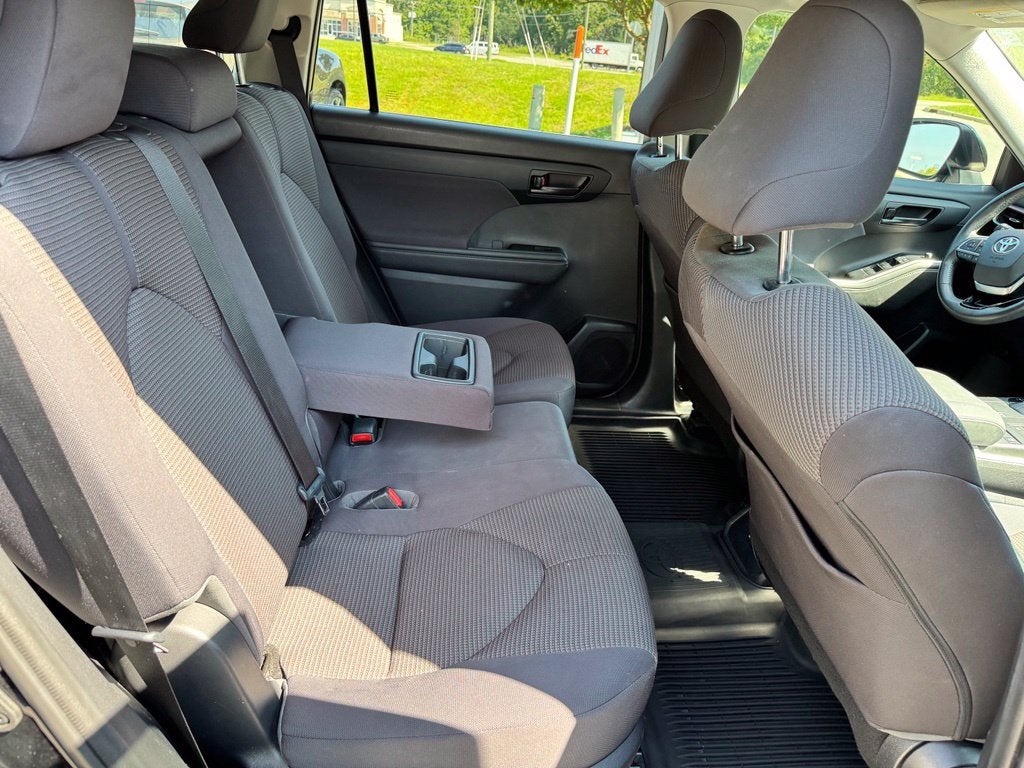 2020 Toyota Highlander LE