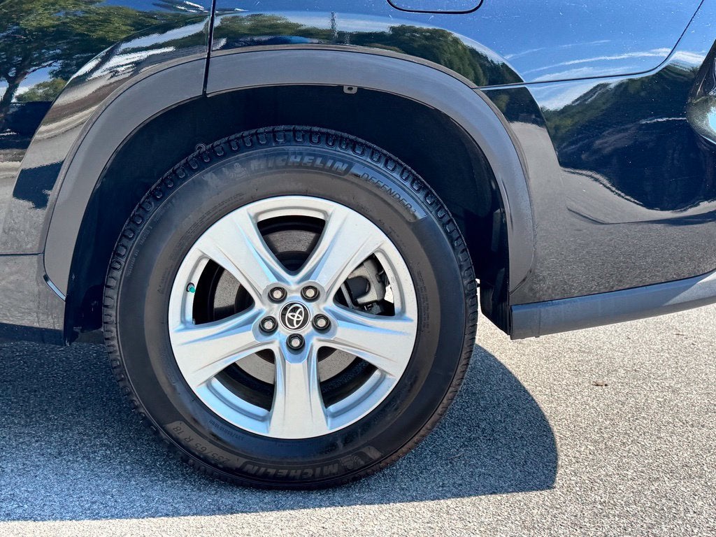 2020 Toyota Highlander LE