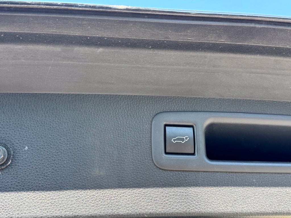 2020 Toyota Highlander LE