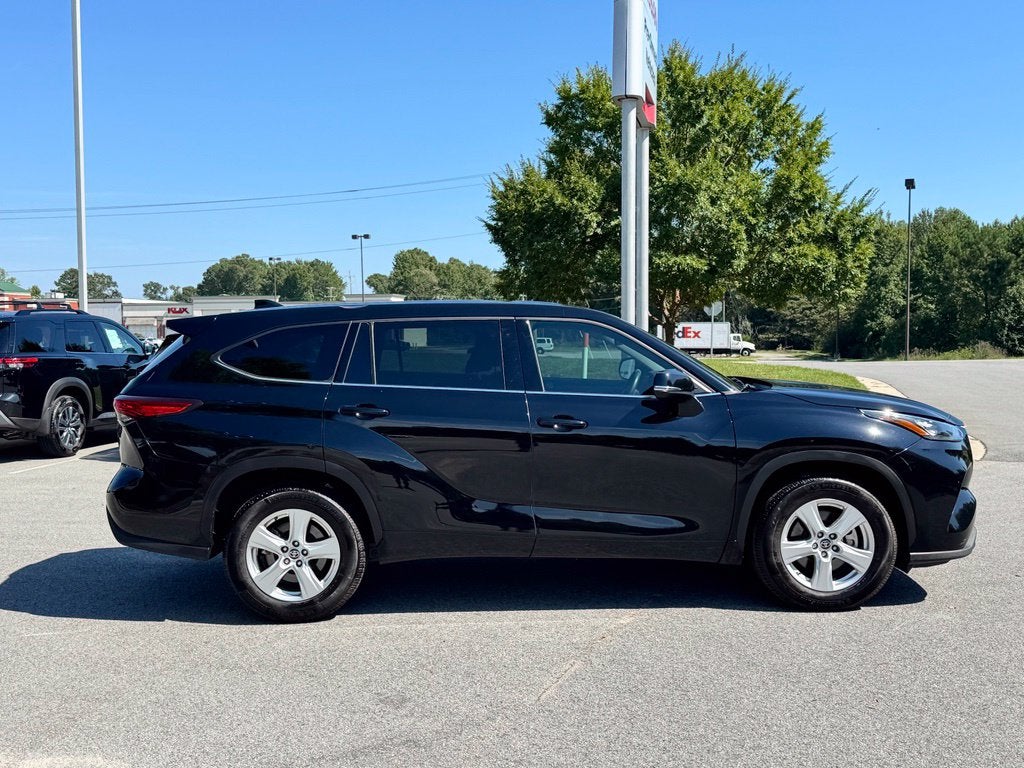 2020 Toyota Highlander LE