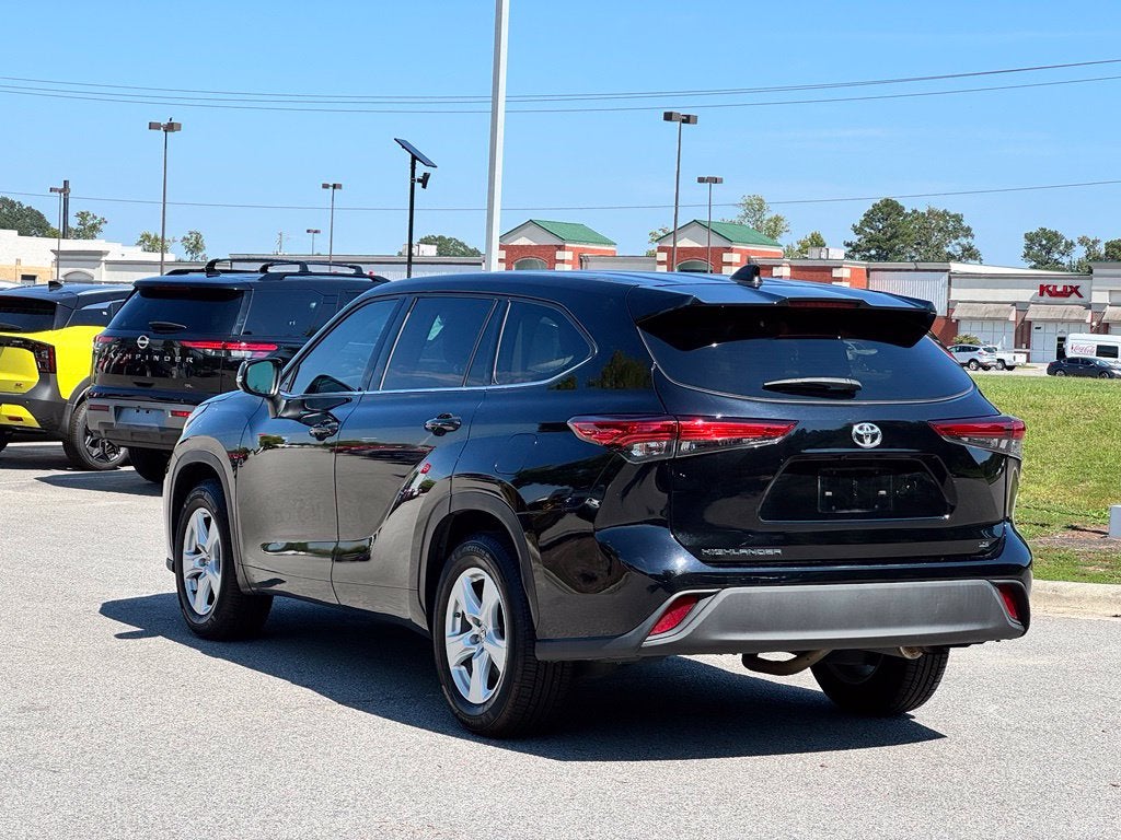 2020 Toyota Highlander LE