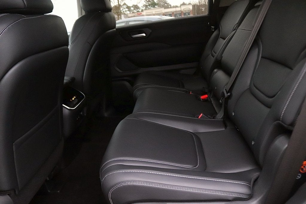 2025 Nissan Armada SV