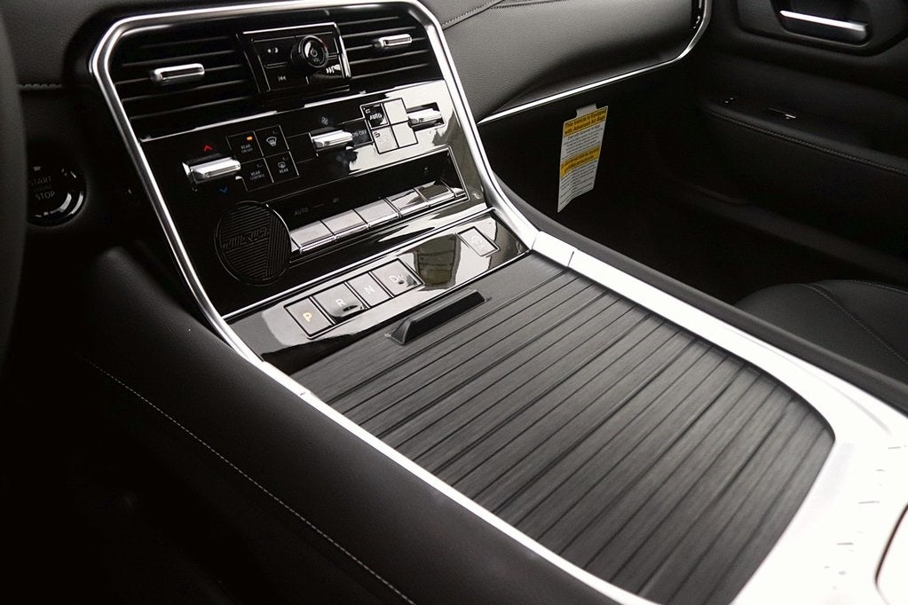 2025 Nissan Armada SV