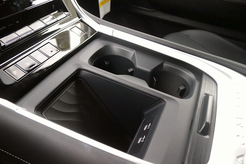 2025 Nissan Armada SV