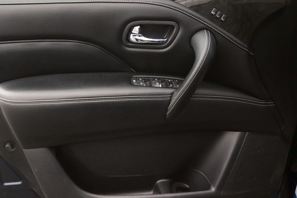 2021 INFINITI QX80 LUXE