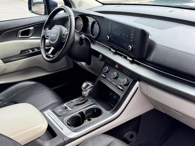 2023 Kia Carnival LX Seat Package