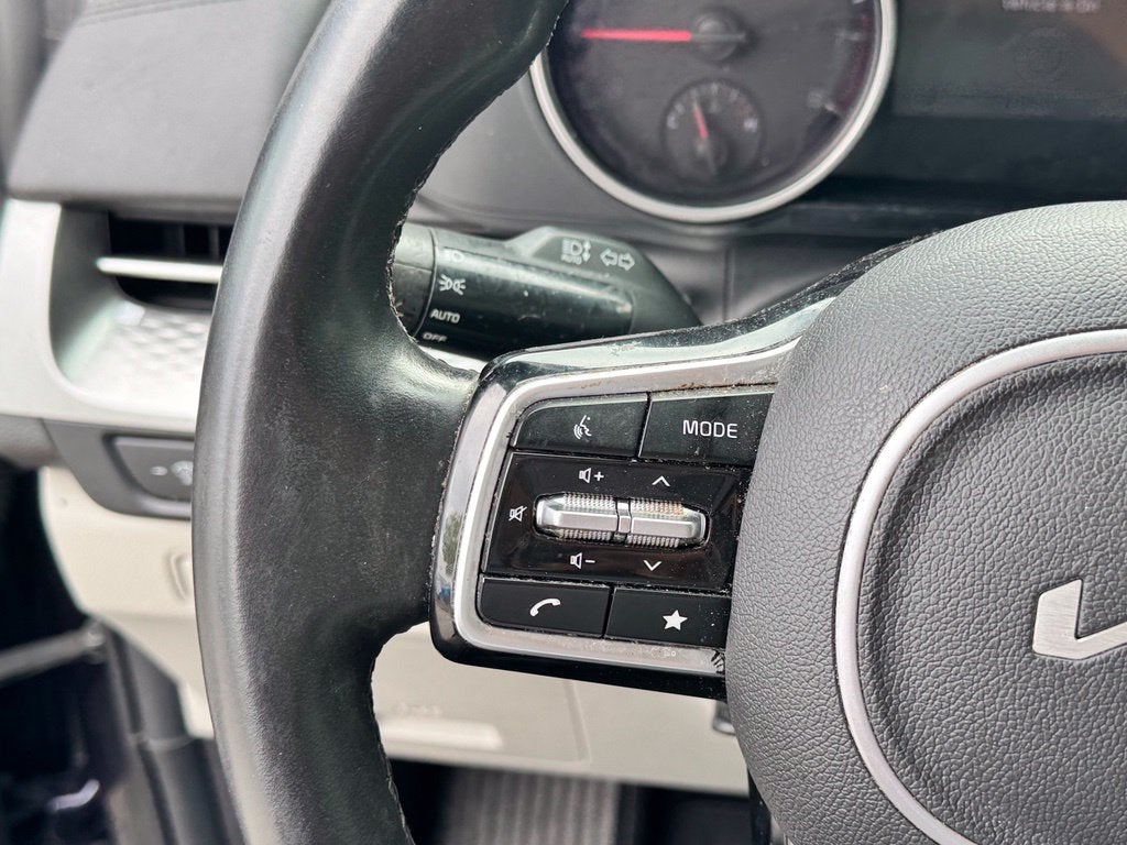 2023 Kia Carnival LX Seat Package