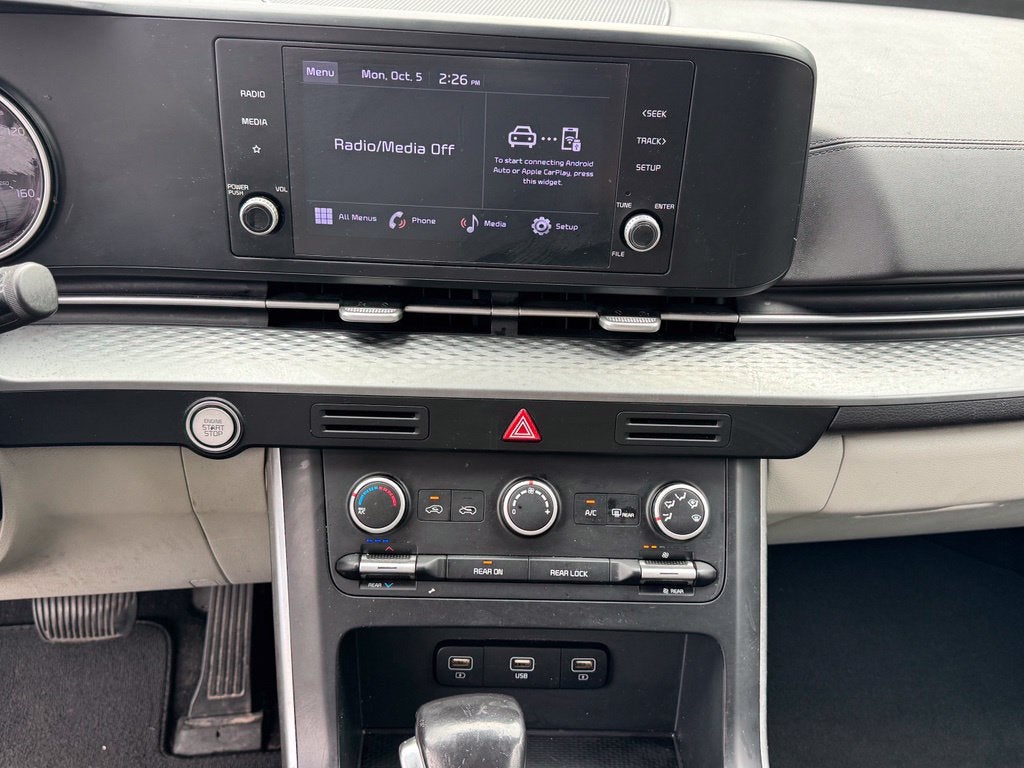 2023 Kia Carnival LX Seat Package
