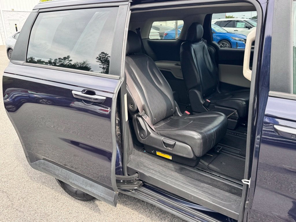 2023 Kia Carnival LX Seat Package