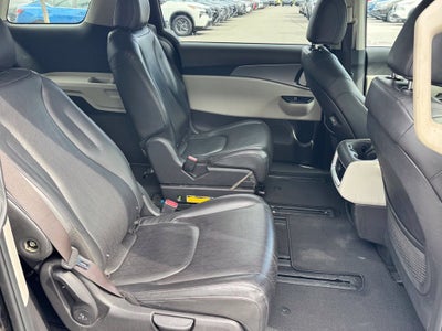 2023 Kia Carnival LX Seat Package