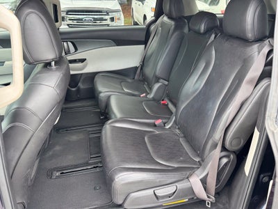 2023 Kia Carnival LX Seat Package