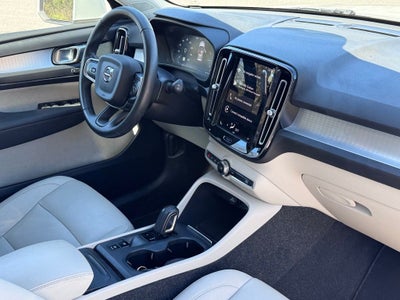 2021 Volvo XC40 Momentum