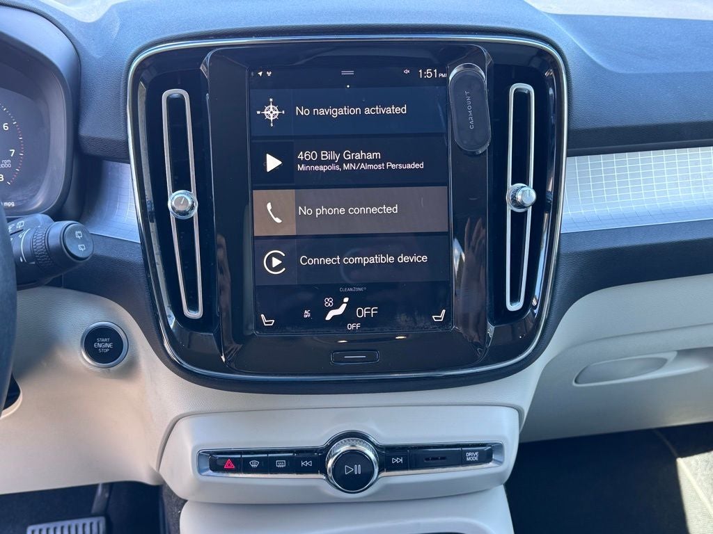 2021 Volvo XC40 Momentum