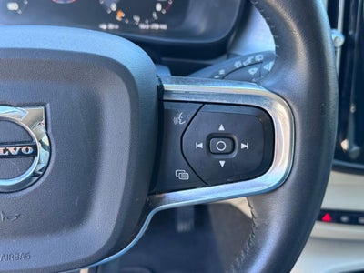 2021 Volvo XC40 Momentum