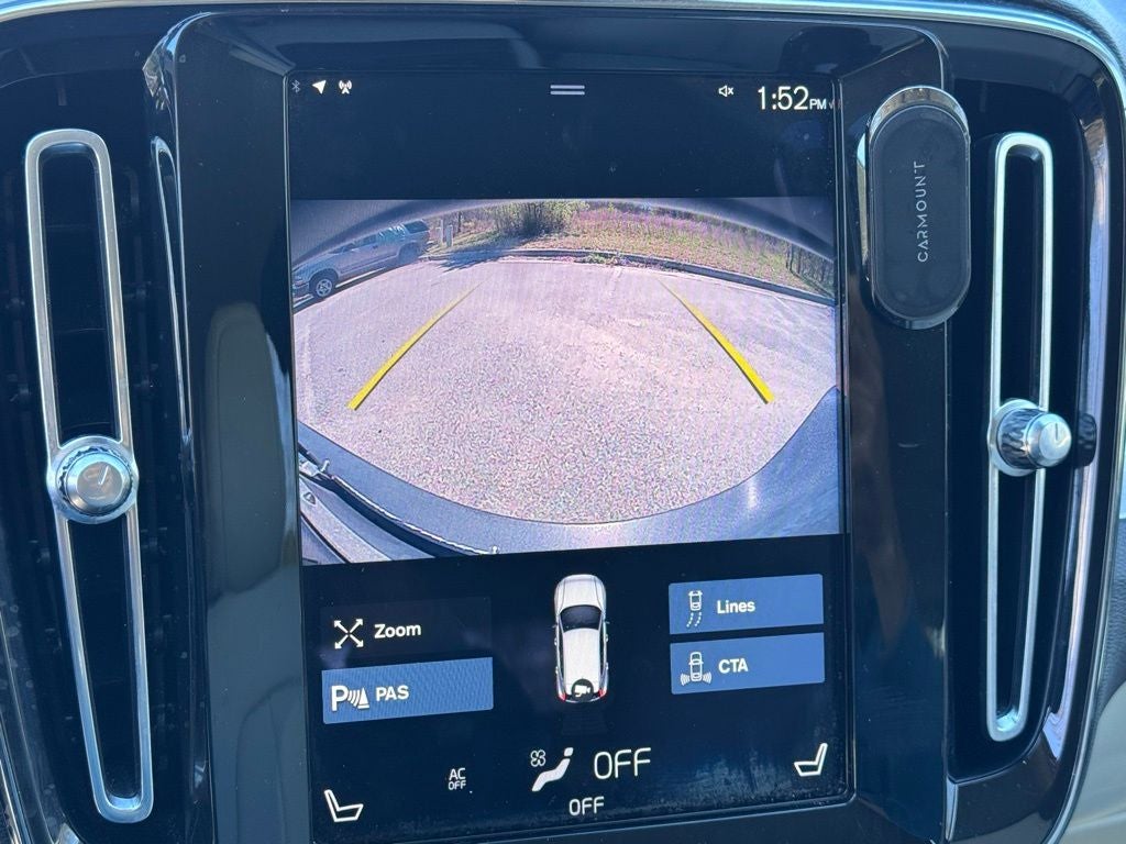 2021 Volvo XC40 Momentum