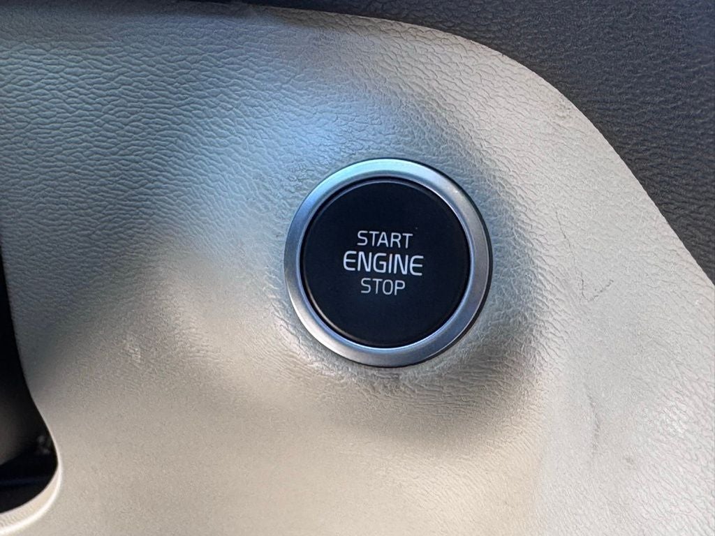 2021 Volvo XC40 Momentum