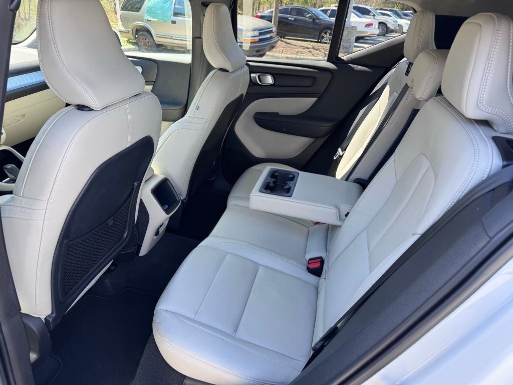 2021 Volvo XC40 Momentum
