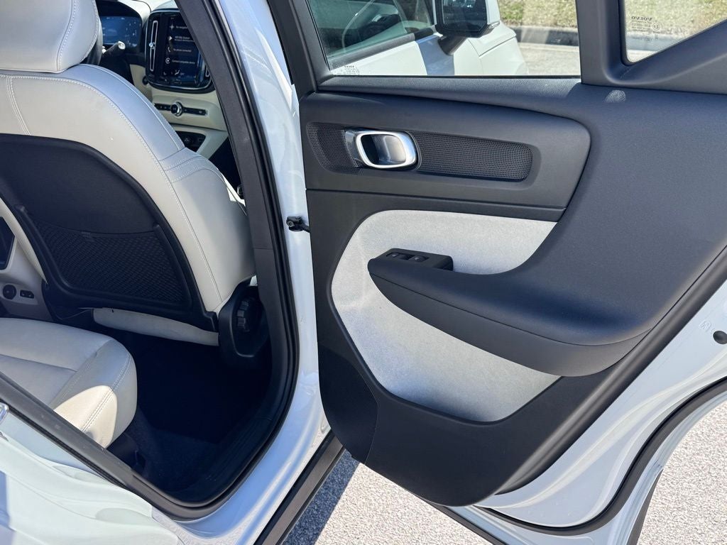 2021 Volvo XC40 Momentum