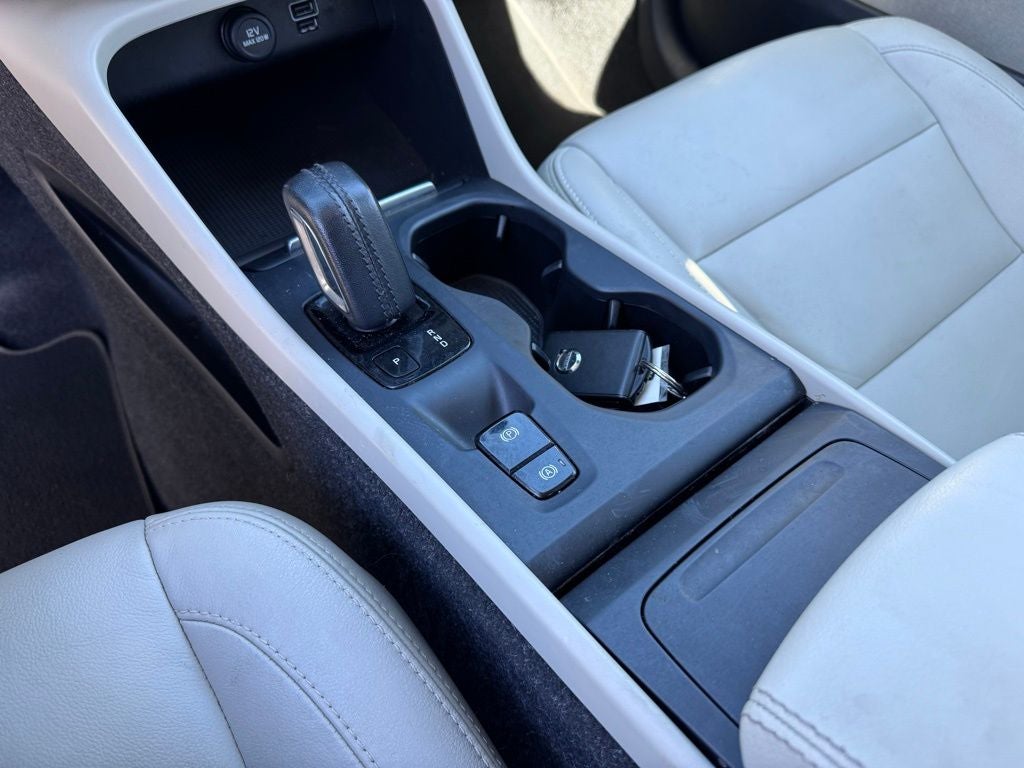 2021 Volvo XC40 Momentum