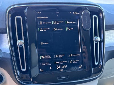 2021 Volvo XC40 Momentum