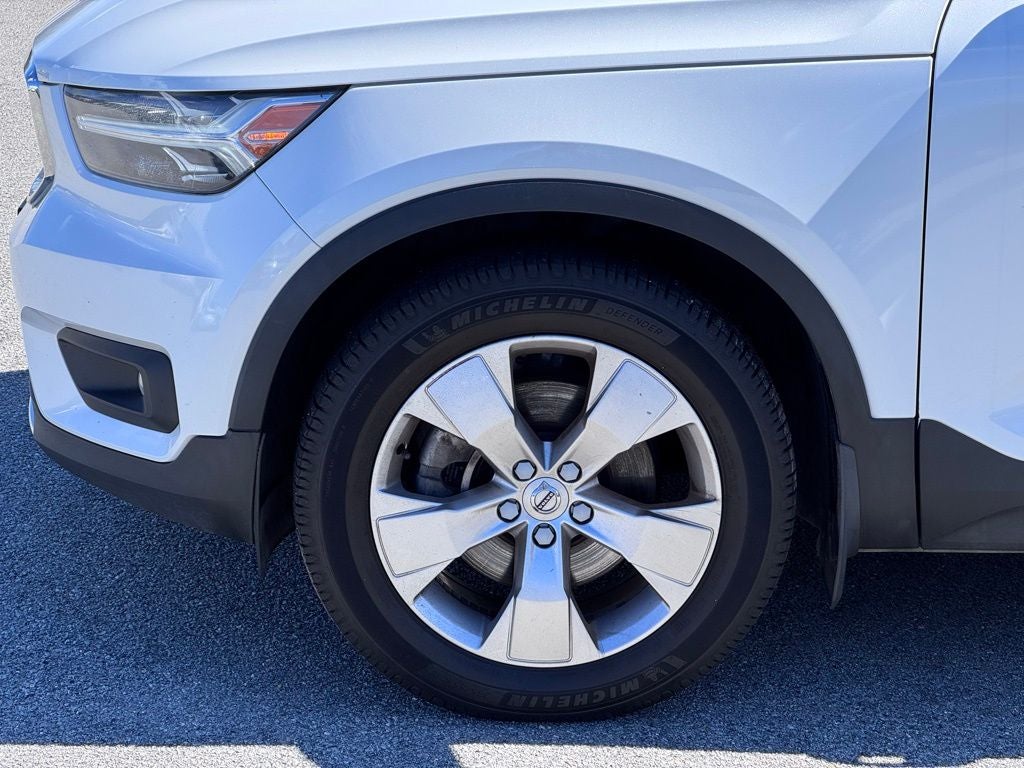 2021 Volvo XC40 Momentum