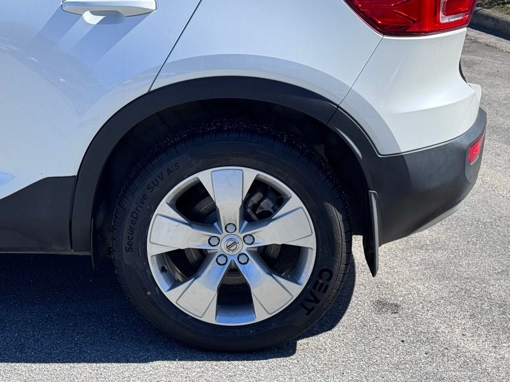 2021 Volvo XC40 Momentum
