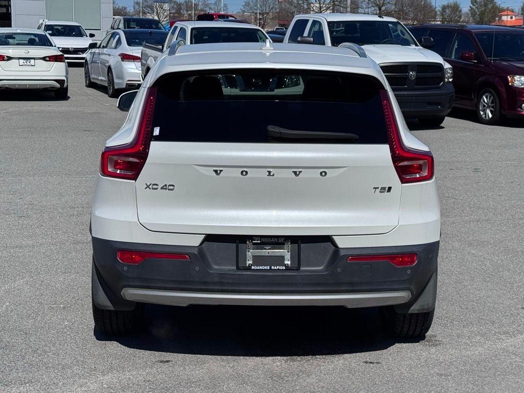 2021 Volvo XC40 Momentum
