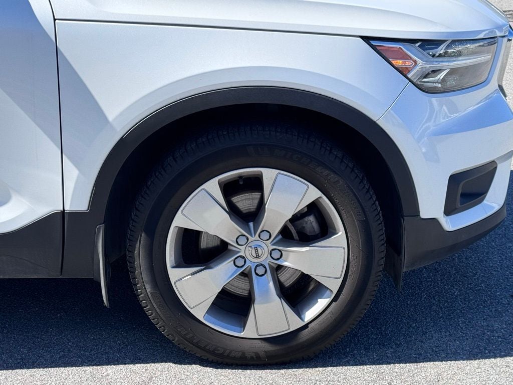 2021 Volvo XC40 Momentum
