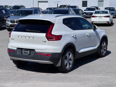 2021 Volvo XC40 Momentum